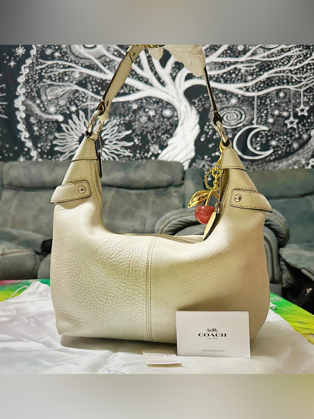 Vintage Coach soho schoder Bag Pebbled Leather Hobo Bag in Cream - Picture 10 of 17